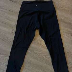 Lululemon Wunder Under 7/8 length. Black Size 10